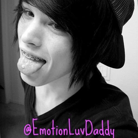 Hi this is his prince hes my little princess dun touch mine ;-;