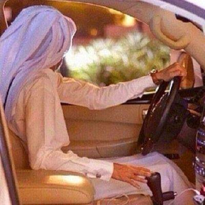 azozazooozi's profile picture. 