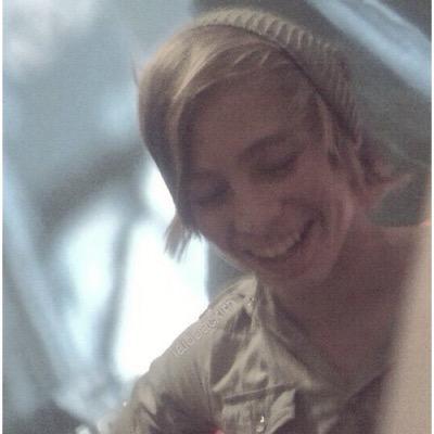 follow @laidbacklrh please shes trying to reach 10k :--)