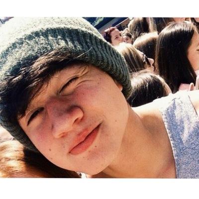 FOLLOW FROM @smokewithniall