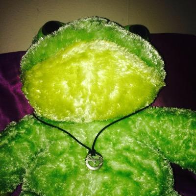 Hey bitches it's Kevin. You got some nice ass frog legs.