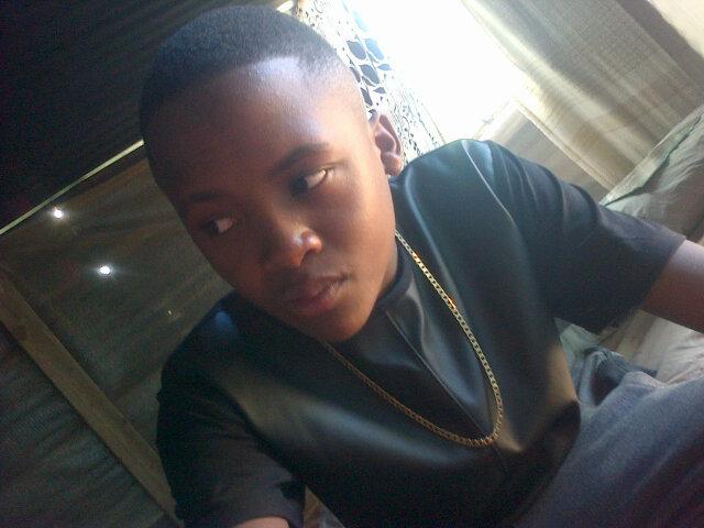 I'm a video game freak,in love♥,facebook:leratomofokeng160@gmail.com blah blah blah