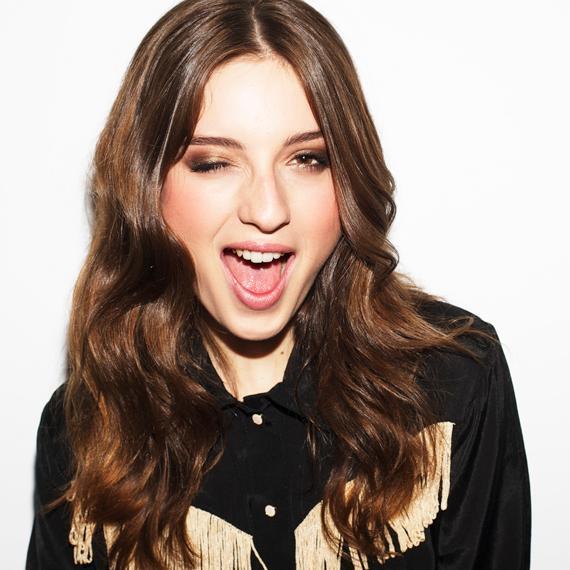 Twitter dedicado a @mariavalverde de COLOMBIA, porque simplemente ella es preciosa, unica y la Mejor Actriz!!!