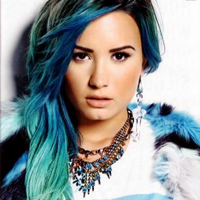 Fangirl❤️ 
Demi, Nutella and Youtubers