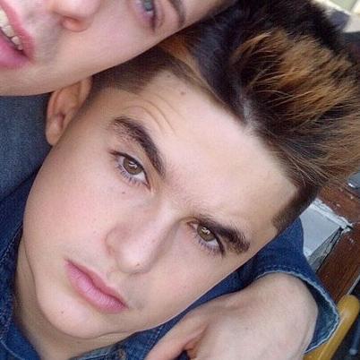 Alex Boys te critica en tu cara
