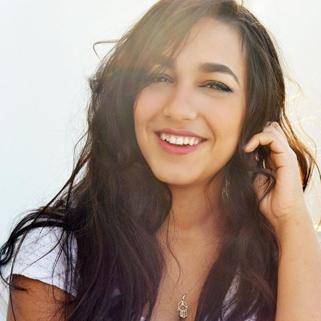 dorraazak's profile picture. u live only once. so enjoy !!!