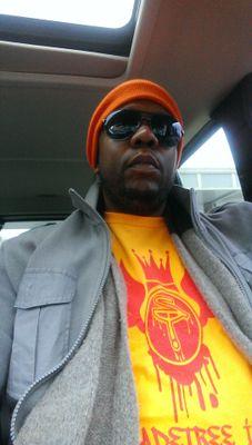 SHADETREESOUP's profile picture. Free Thinking God Believing Entrepreneur Lover of Liberty & Freedom Despise Evil & A Starving Artist ask me about it!🇺🇸🥓🍔🍗🍺✊🗽💰📸📜🚻✝️🎨🐕