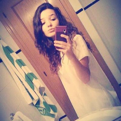 IvanaIvve's profile picture. La memoria es como el mal amigo ; cuando màs falta te hace, te falla.