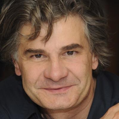 Designer - Président de la Bourse Agora @Moise_Studio - Enseigne à @Ensci_Paris et au Centre Michel Serres @CtrMichelSerres