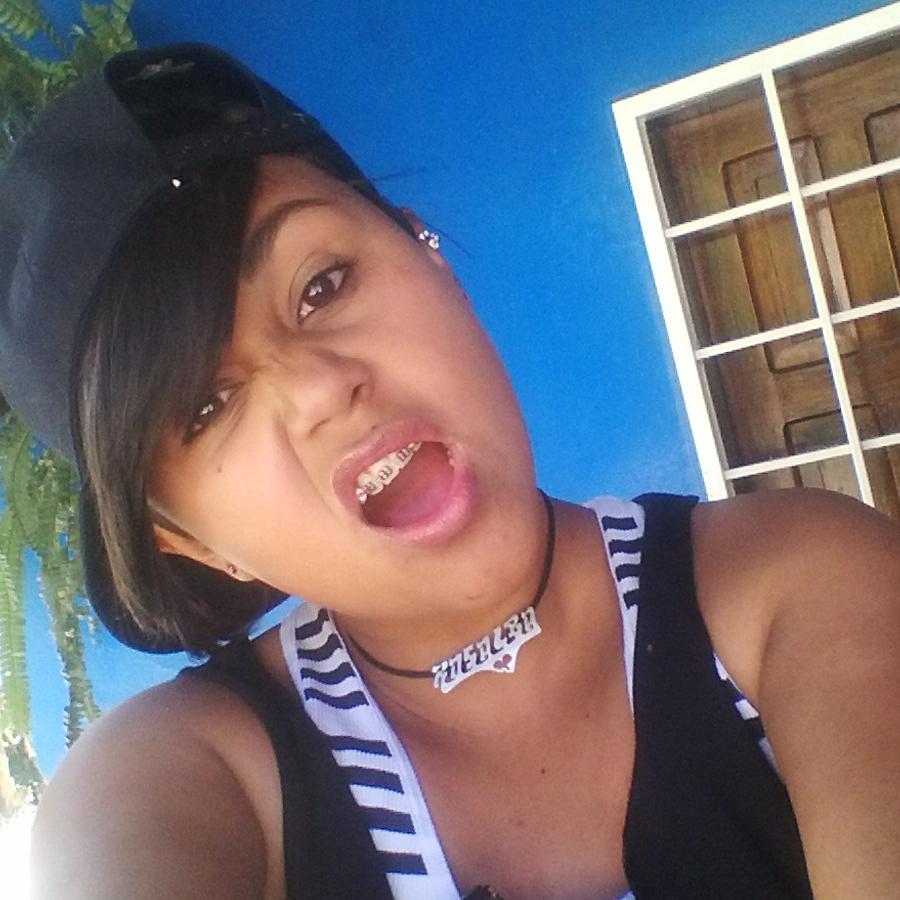 Soy una chama normal cm cualquier otra chama lo unico q me gusta el rap cantar y usar gorra plana ♥.