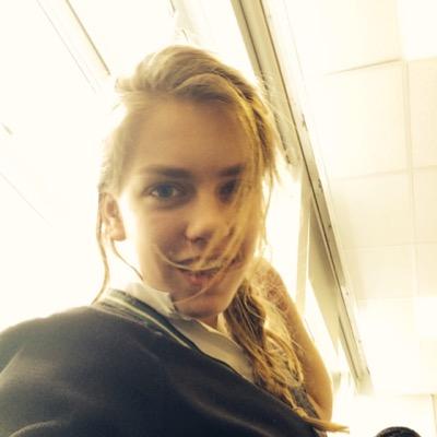 single and ready to mingle *aubergineemoji* *darkmoonface* *eyes*.        curtesy of Tamah