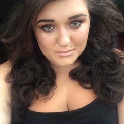 Younique presenter! 
facebook: Younique-olivia bennett
insta: oliviadollxoxo 
http://t.co/ulmYrR0K9v
