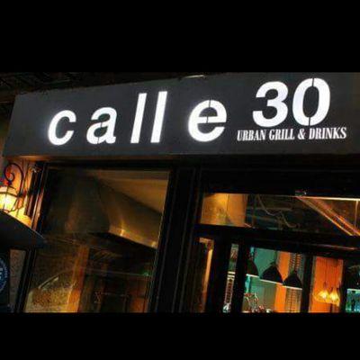 De los mejores restaurantes de brasa en Madrid,  con diversidades de comidas internaciones a pie de tu paladar. Síguenos en instagram! : calle30_