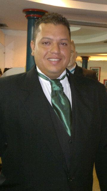 Musico, Comerciante, Casado, padre de 4 hermosos hijos