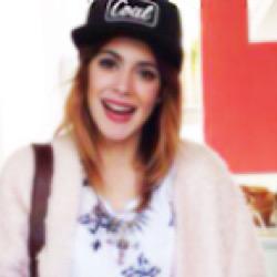 MARTINA STOESSEL INFINITAMENTE A SU LADO