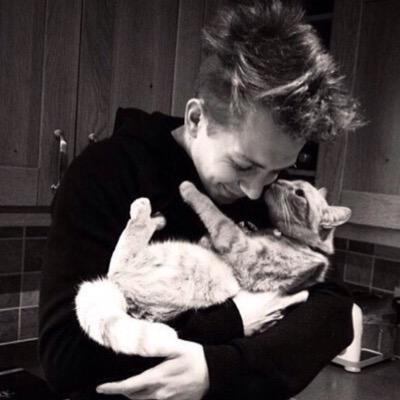 All i wanna be all i ever wanna be is somebody to the vamps | Goal is 4/4