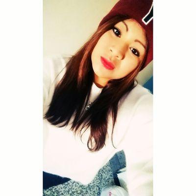 Así como una sonrisa enamora, una acción decepciona.