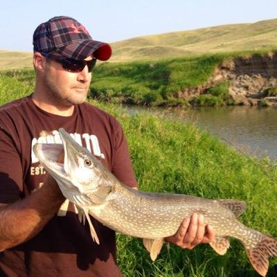 Avid bow hunter,deer,moose,bear turkey,yotes ,If it flys it dies,Pro staffer for Limit Outdoors and Prairie Assissans.look forward to passing it down to my son!