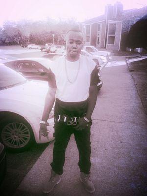 Who gives af about friends? Id rather have a BENZ! #YoungKing