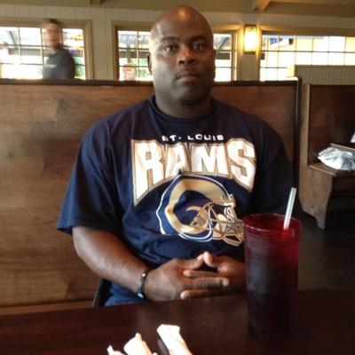 DecataviaW's profile picture. 