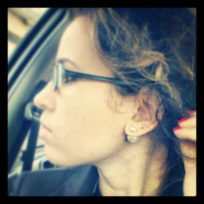 A verdade é que até sobre mim mesmo eu me enganei Mas pela fé eu vou recomeçar O meu caminho vai além do que os olhos podem ver O meu futuro é de paz.
