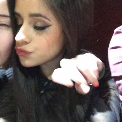 Follow @poeticregui :)