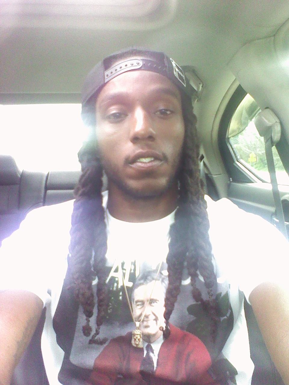 Mayhem_Stacks's profile picture. Ur either under my umbrella.......or u gonna get drenched #TEAMMAYHEM