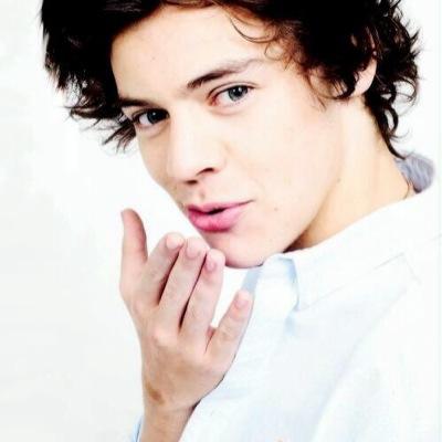 hey guys I am a big magerfan of one direction and 5sos