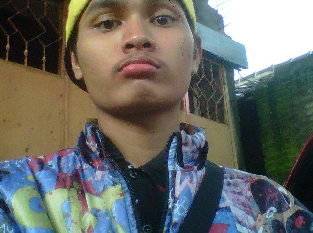 arief_reza1's profile picture. Perempuan yang solehah adalah perhiasan dunia dan akhirat