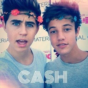 This is a free follow but follow @CamerronDaIlIas or I unfollow❤️
Thanks