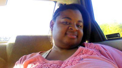 Hi my tiesha lee and i am 21 years old and im in love with @therealbsmyth and im so pretty and sexy .