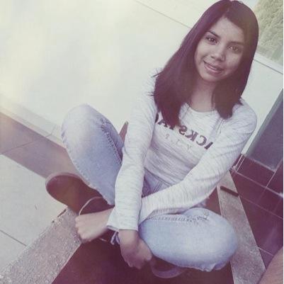 sonrie y se feliz sin importarte nada