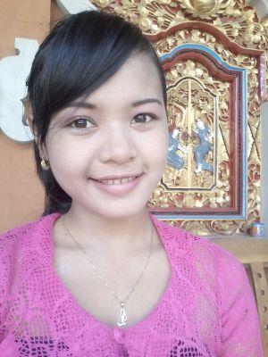 Mahasiswa Farmasi, Universitas Udayana ★ Pharmacist soon ♥ All of my family and ♡ My dear Sudik