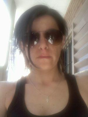 -.Soy simplemente quien soy. Soy perfectamente imperfecta. Soy simple. Soy complicada. Soy alegre. Soy humana.-