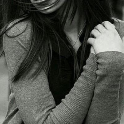 لُن أحـب من يحبنـي .... لكـِن . . ! ســـ آعشَق مـن يهتم بــي ! فــإحسآس عظيم،،، عندمآ يشعرني أحدهم بّـ أنَي أعني له أكثر مما أتَوقع ... !!