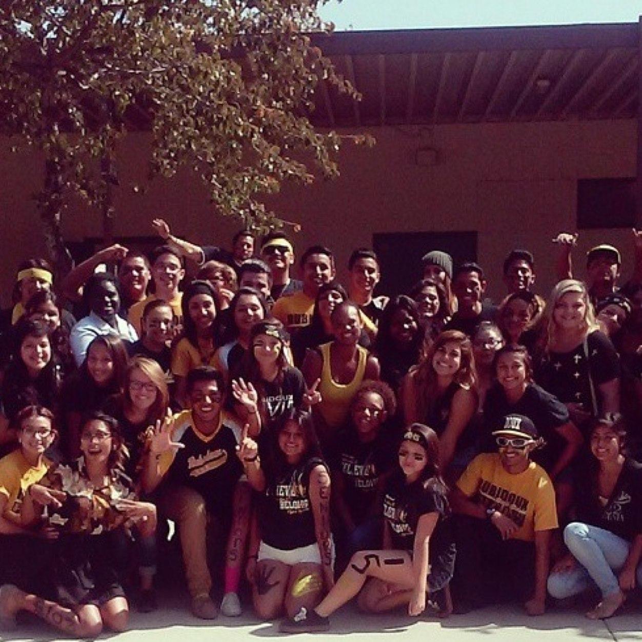 Rubidoux HS Seniors follow us to stay updated on activities & valuable information! C/O 2015✨
