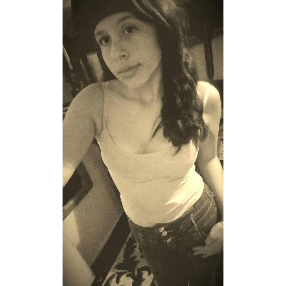 idekay_yeiirii's profile picture. 1.7.15 ;*  follow for follow (;