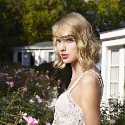 Just a girl here to spread the word of the perfection and flawlessness that is @taylorswift13! :)