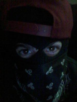 Wu-Tang blastin in tha headphones and paint runnin thru my vains. R.D.V., N€v€r $tøp.