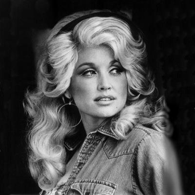 Hi i love to sing and write songs and also love dolly parton !