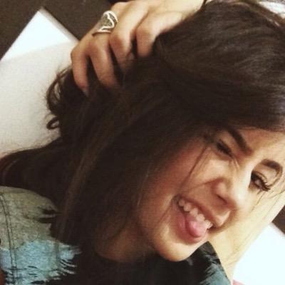 Insta @lalamaiia Alivie a gravidade da vida.
