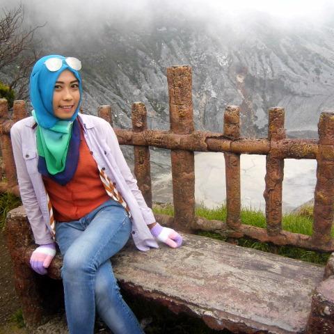 selvivhie's profile picture. jadi lah diri sendiri,,krna it lebih baik,dan lebih menyenangkan,,, :(