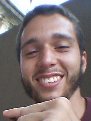 Eu estou pelo rap, estou pela musica, estou pelos meus, pela minha familia, eu estou pela vida, estou pelo Além, PLOW! Reskicios, sem pagar de louco.