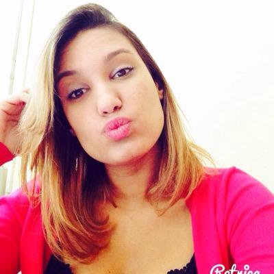 Leonina,19 anos, Irritante,dramatica, mto ciumenta e brincalhona