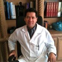 Cirujano Oftalmólogo, experto en enfermedades y cirugía de la cornea, 25 años de experiencia, Ex Jefe de Oftalmología CMN SIGLO XXI, Director @PrometeusVision.