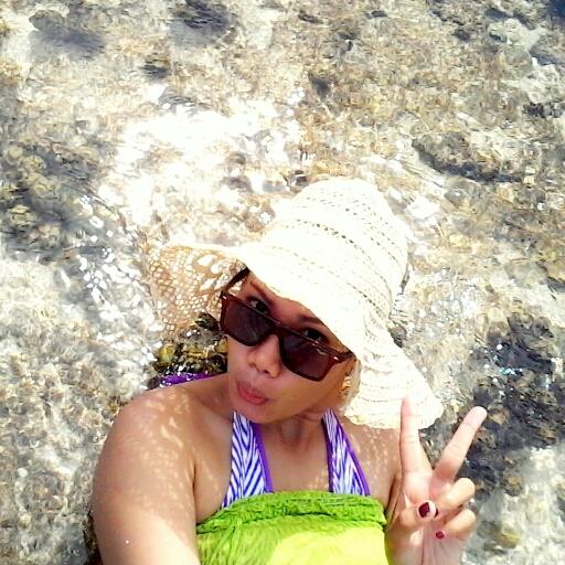 anisaFrima's profile picture. I live my life !!!!