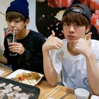 this is a free follow from @KOOKIEDOTCUM. follow my main account @KOOKIEDOTCUM, and you could have a free follow from this account. thank you for reading! ♥