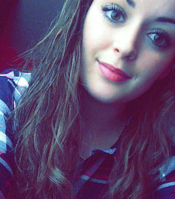 EmilieChtl's profile picture. 