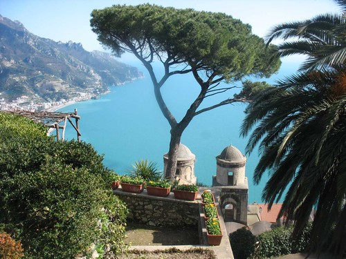 gnokona's profile picture. happy italophile shoefreak