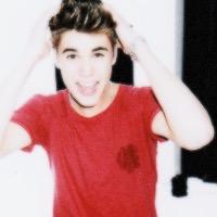 bizzleisadrug's profile picture. follow @BieberTheBizzle or I unf u and turn her notifications on she does solo group dms with: Justin, Niall, James, Jai, Sammy